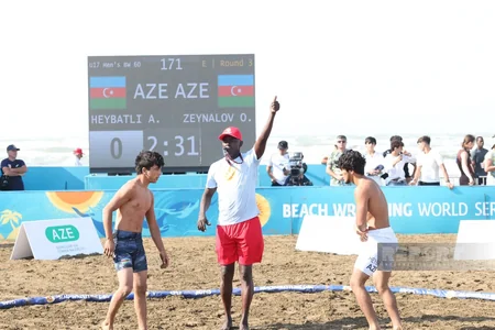 Azərbaycanın çimərlik güləşçiləri Bakıdakı dünya çempionatında 8 medal qazanıblar