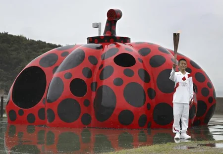 Japanese avant-garde artist Yayoi Kusama dies at 97