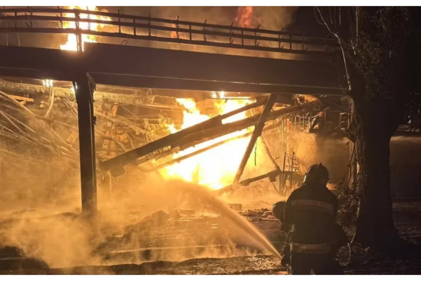 Massed strike hits oil refinery in Kremenchuk, logistics center in Boryspil