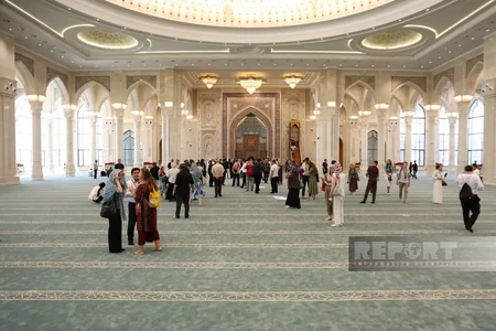 Beynəlxalq mediaforumun iştirakçıları Özbəkistanda İmam əl-Buxari kompleksini ziyarət ediblər
