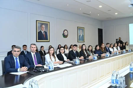 Emin Əmrullayev Maarifçilərlə görüşüb