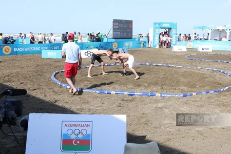 Azərbaycanın çimərlik güləşçiləri Bakıdakı dünya çempionatında 8 medal qazanıblar