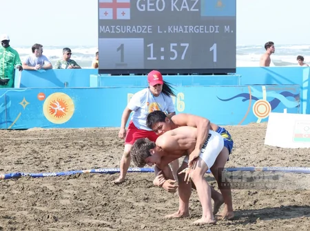 Azərbaycanın çimərlik güləşçiləri Bakıdakı dünya çempionatında 8 medal qazanıblar