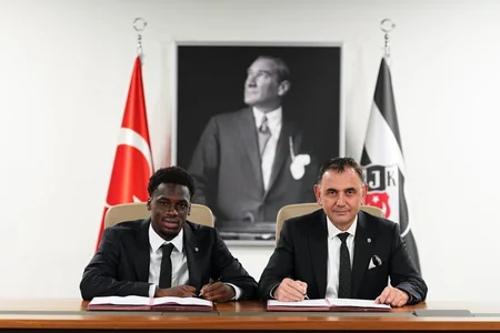 Beşiktaş Bayer 04ün forvardı Ernest Pokunu icarəyə götürüb