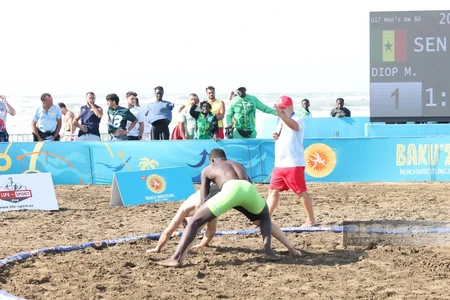 Azərbaycanın çimərlik güləşçiləri Bakıdakı dünya çempionatında 8 medal qazanıblar