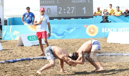 Azərbaycanın çimərlik güləşçiləri Bakıdakı dünya çempionatında 8 medal qazanıblar