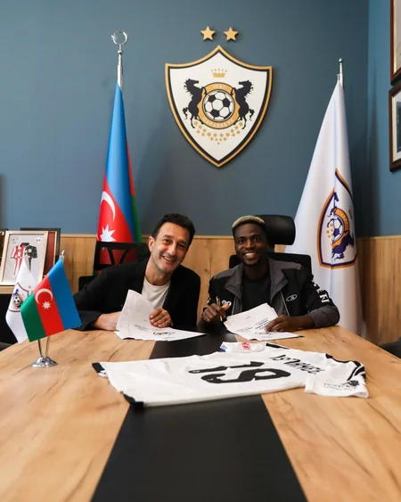 Qarabağ nigeriyalı hücumçu Taofik İsmahili heyətinə qatıb