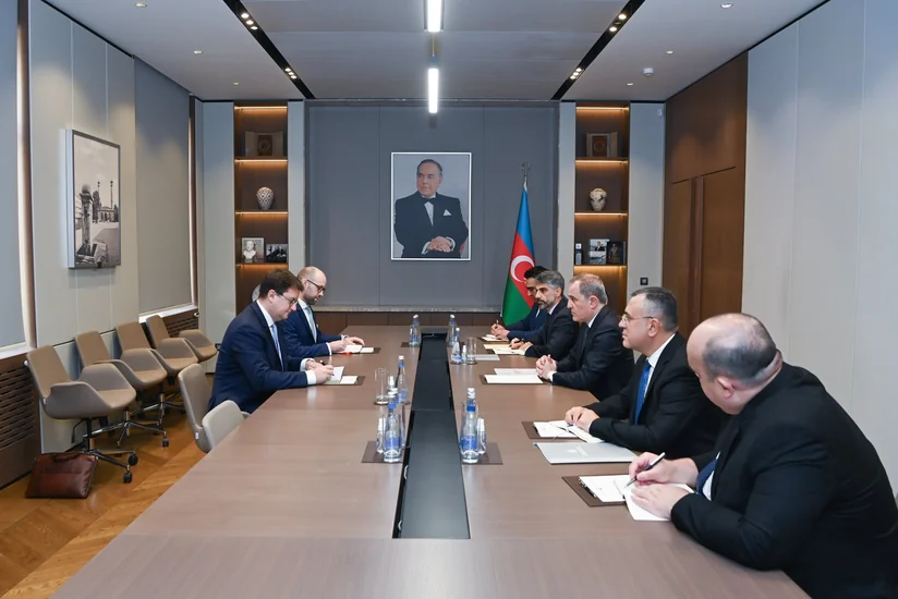 Austria's new ambassador presents copy of credentials to Jeyhun Bayramov
