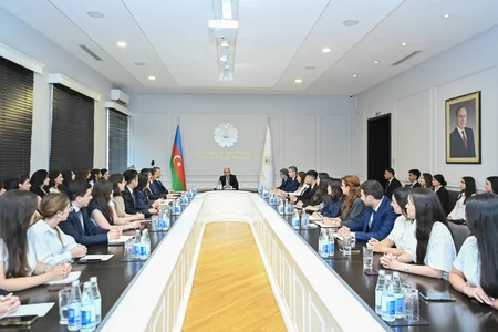 Emin Əmrullayev Maarifçilərlə görüşüb