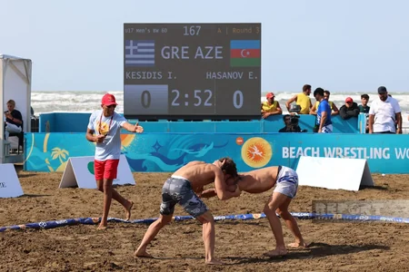 Azərbaycanın çimərlik güləşçiləri Bakıdakı dünya çempionatında 8 medal qazanıblar