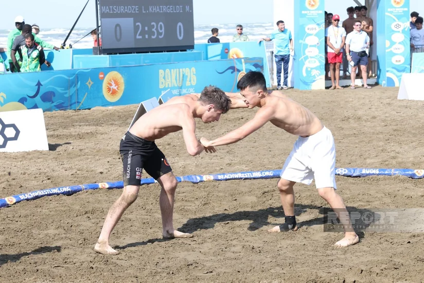 Azərbaycanın çimərlik güləşçiləri Bakıdakı dünya çempionatında 8 medal qazanıblar