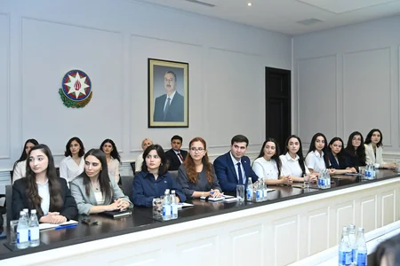 Emin Əmrullayev Maarifçilərlə görüşüb