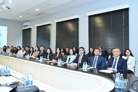 Emin Əmrullayev Maarifçilərlə görüşüb