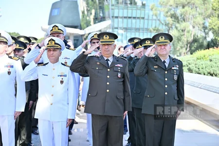 Türkiyənin Zəfər Bayramı münasibətilə Bakıda Türk şəhidliyi ziyarət edilib