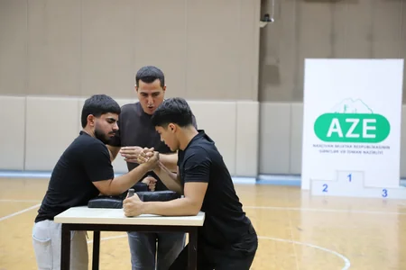 Qol güləşi üzrə Naxçıvan birinciliyi keçirilib