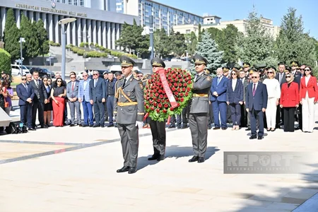 Türkiyənin Zəfər Bayramı münasibətilə Bakıda Türk şəhidliyi ziyarət edilib