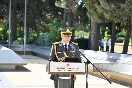 Türkiyənin Zəfər Bayramı münasibətilə Bakıda Türk şəhidliyi ziyarət edilib