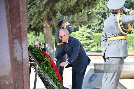 Türkiyənin Zəfər Bayramı münasibətilə Bakıda Türk şəhidliyi ziyarət edilib