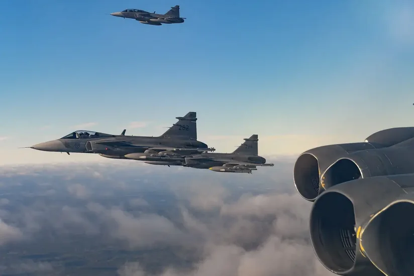 Sweden to deploy fighter jets, warships to Finland