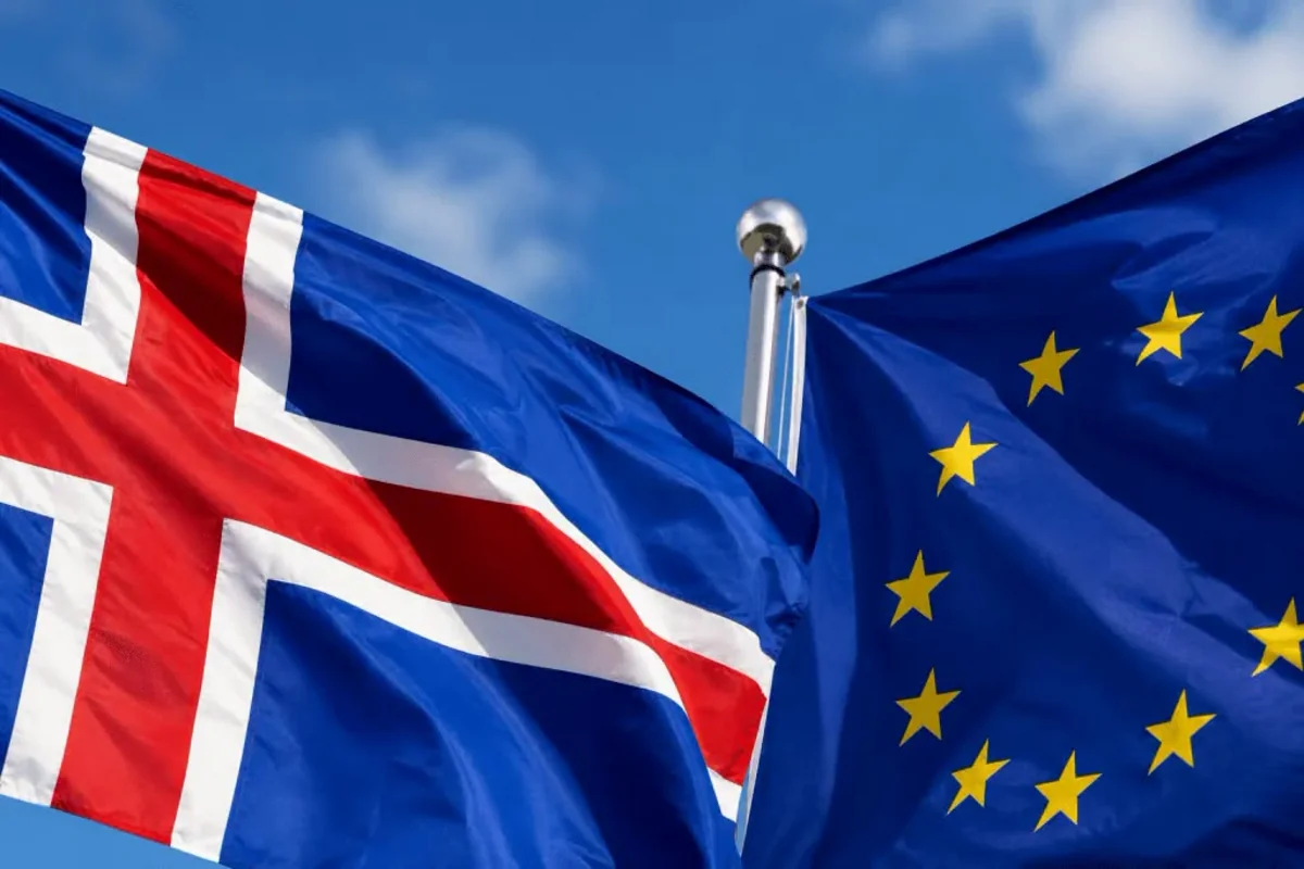 Icelanders vote on whether to resume EU membership talks
