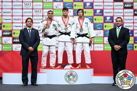 Coşqun Əliyev deflimpiya çempionunu məğlub edərək Masters Top 18in qalibi olub