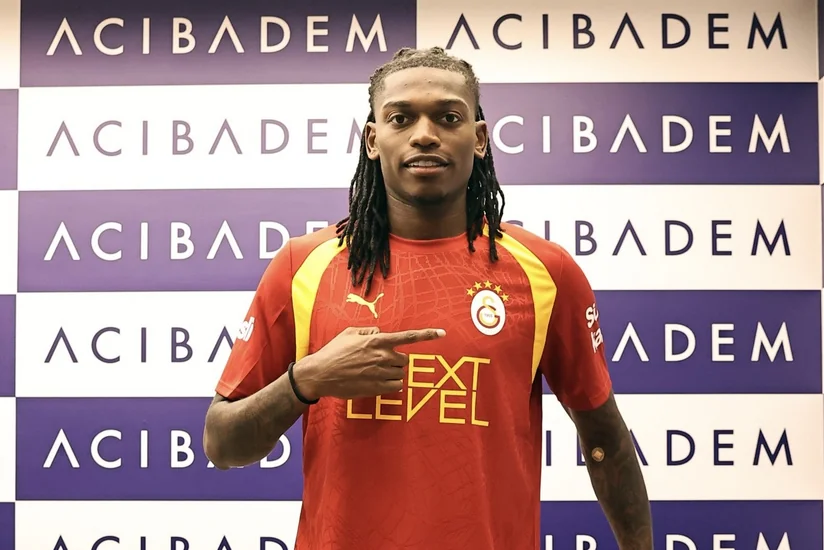 Milanın futbolçusu Rafael Leau Qalatasaraya transfer olunub