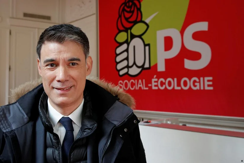 Fransa sosialistlərinin lideri prezidentliyə namizədliyini irəli sürüb