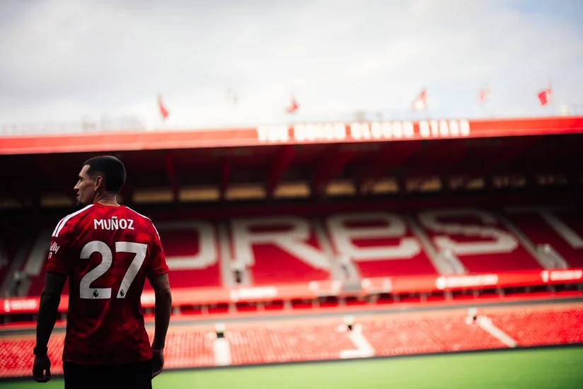 Nottinqem Forest Kolumbiya millisinin üzvü Daniel Munyosu transfer edib