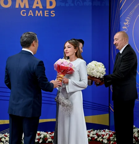 İlham Əliyev və Mehriban Əliyeva Bişkekdə 6-cı Dünya Köçəri Oyunlarının açılış mərasimində iştirak ediblər - YENİLƏNİB
