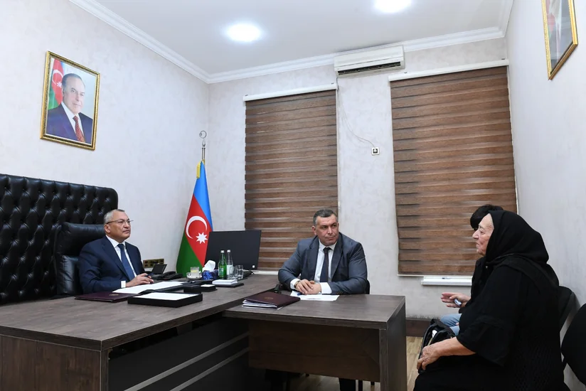 Rövşən Rzayev vətəndaş qəbulu keçirib