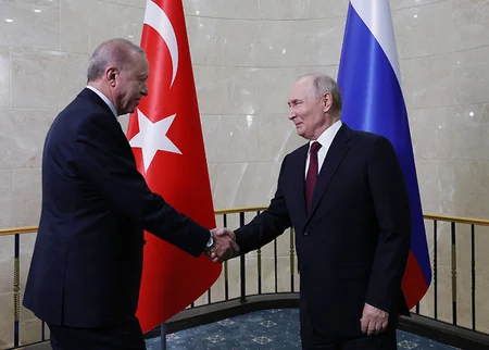 Ərdoğan Bişkekdə Putinlə görüşüb