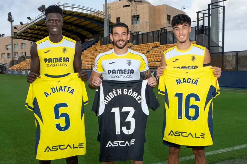 Vilyarreal 3 gənc futbolçusunu komandaya cəlb edib