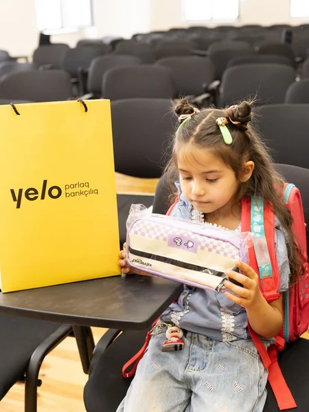 Yelo Bank Cəbrayılda birincilərin məktəb həyəcanına şərik oldu!