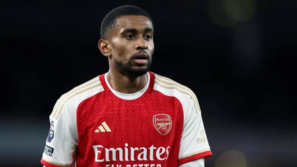 Arsenaldan ayrılan Ris Nelson karyerasını Feyenoordda davam etdirəcək