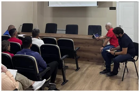 Almaniyalı mütəxəssis Azərbaycanın atletika məşqçiləri üçün seminar keçirib