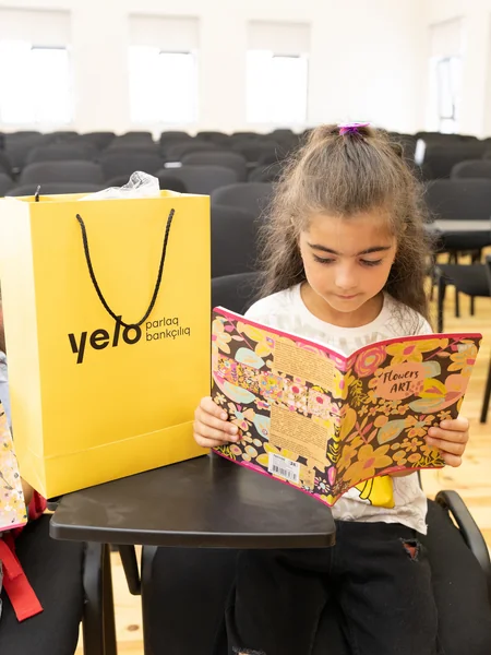 Yelo Bank Cəbrayılda birincilərin məktəb həyəcanına şərik oldu!