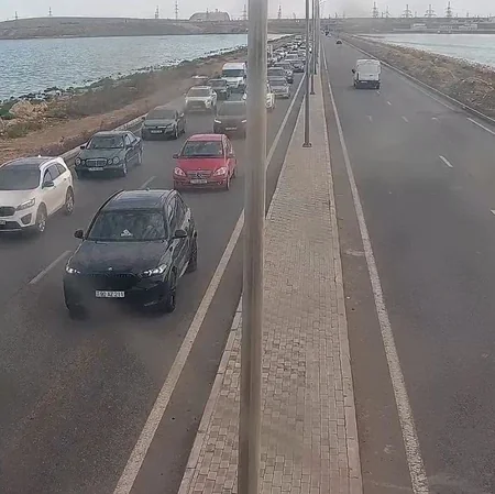 Bakının bir sıra yollarında nəqliyyatın sıxlığı müşahidə olunur