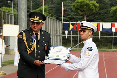 Türkiyədə məzun olan Azərbaycan hərbçilərinə diplomlar təqdim edilib