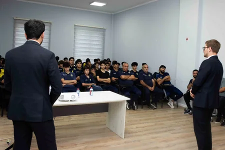 Kəpəzin futbolçularına danışılmış oyunlarla bağlı seminar keçirilib