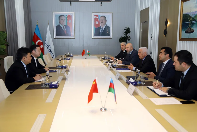 AzərEnerji Çinin Universal Energy şirkəti ilə əməkdaşlığı müzakirə edib