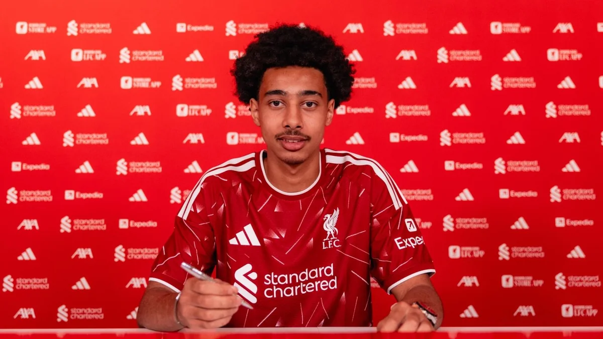 Liverpul 18 yaşlı hücumçu Cilian Nqessanın transferini açıqlayıb