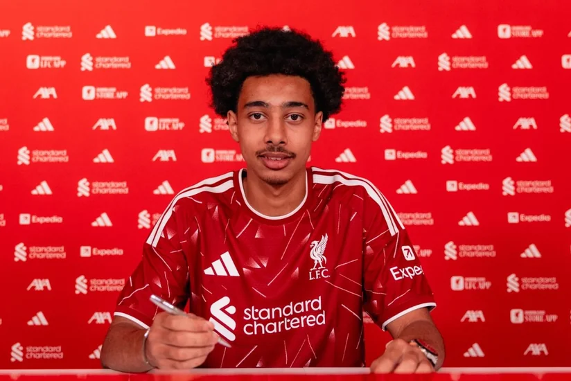 Liverpul 18 yaşlı hücumçu Cilian Nqessanın transferini açıqlayıb