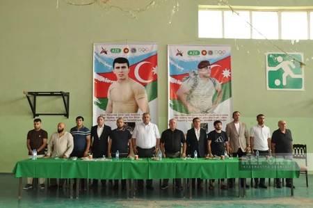 Biləsuvarda şəhidlərin xatirəsinə həsr olunmuş güləş üzrə region birinciliyi keçirilib