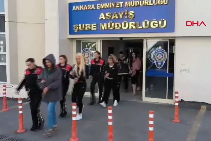 Türkiyədə tanınmış müğənni saxlanılıb