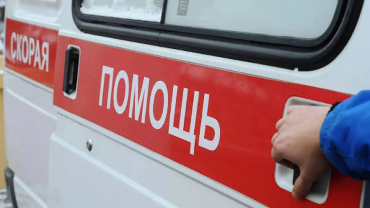 Ð Ð¯ÑÐ¾ÑÐ»Ð°Ð²Ð»Ðµ Ð°Ð²ÑÐ¾Ð¼Ð¾Ð±Ð¸Ð»Ñ Ð²ÑÐµÑÐ°Ð» Ð² Ð°Ð²ÑÐ¾Ð±ÑÑÐ½ÑÑ Ð¾ÑÑÐ°Ð½Ð¾Ð²ÐºÑ, Ð¾Ð´Ð¸Ð½ ÑÐµÐ»Ð¾Ð²ÐµÐº Ð¿Ð¾Ð³Ð¸Ð±