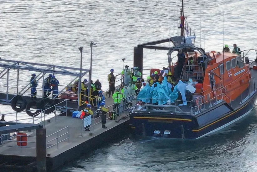 Береговая охрана Британии задержала в Ла-Манше лодку со 140 нелегальными мигрантами