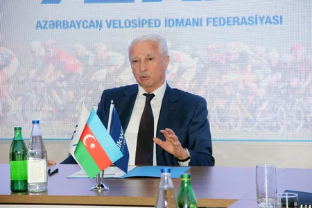 Azərbaycan Velosiped İdmanı Federasiyasında məşqçilərin fəaliyyətinə həsr olunmuş müşavirə keçirilib