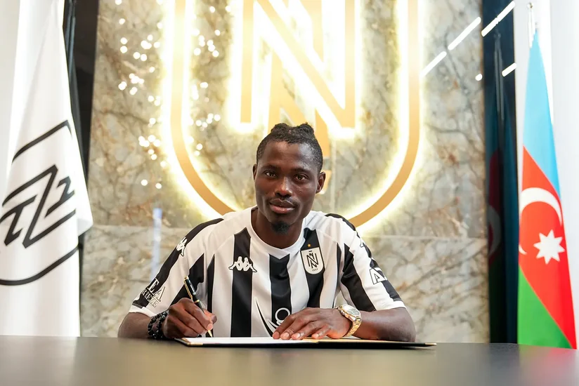Neftçi nigeriyalı hücumçu Adeleke Akinyemini transfer edib