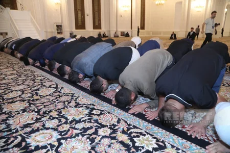 Türkiyə, Gürcüstan və İraqda fəaliyyət göstərən azərbaycanlı din xadimləri vəhdət namazı qılıblar