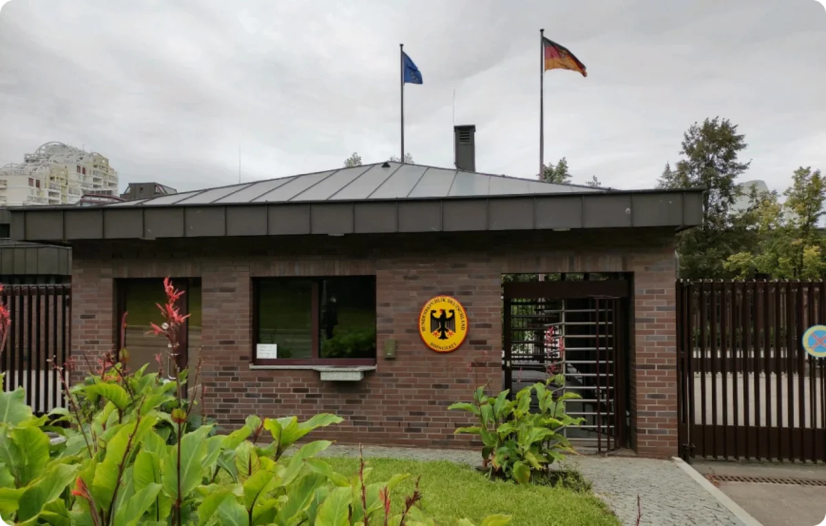 Russia orders German consulate in St. Petersburg to close